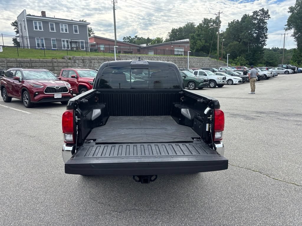 Used 2020 Toyota Tacoma SR5 AWD/4WD image 7
