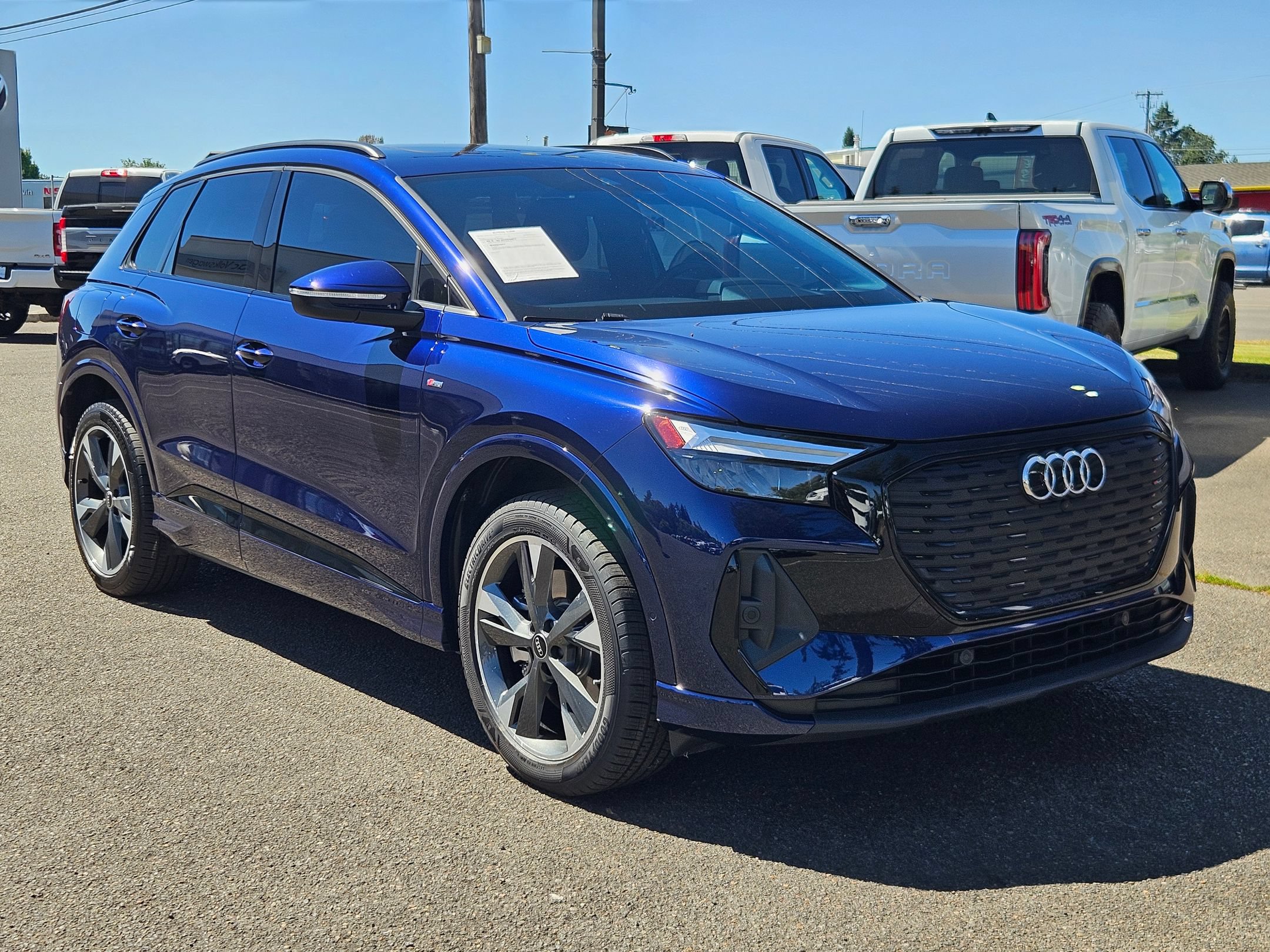 Used 2023 Audi Q4 e-tron Premium Plus w/ Premium Plus AWD/4WD image 7