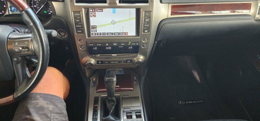 Used 2015 Lexus GX 460 w/ Premium Package AWD/4WD image 22