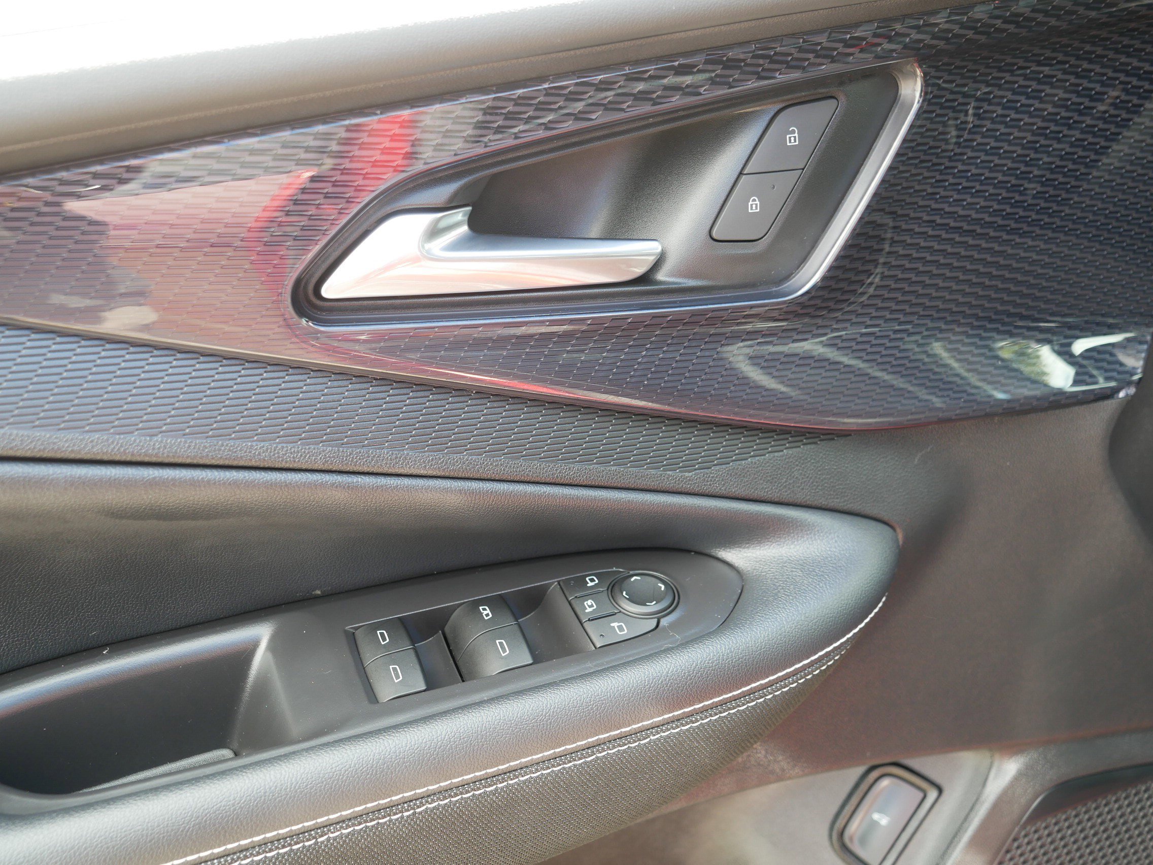 Used 2024 Chevrolet Blazer EV LT AWD/4WD image 19