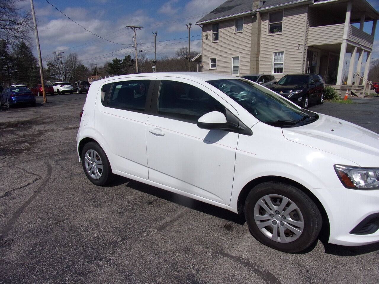 Used 2017 Chevrolet Sonic LT FWD image 7