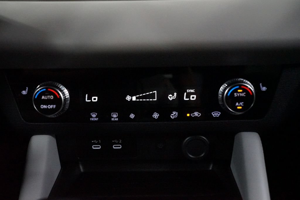 Used 2025 Mitsubishi Outlander SE AWD/4WD image 21