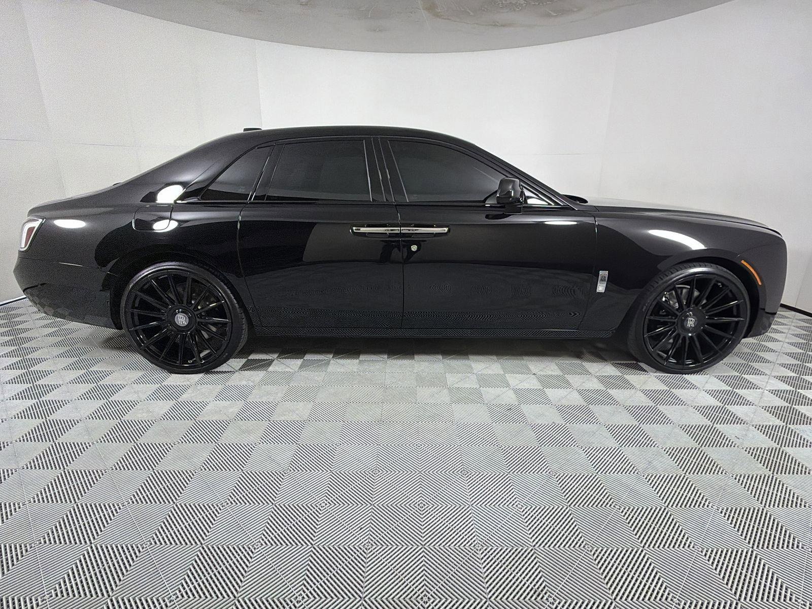 Used 2025 Rolls-Royce Ghost image 6