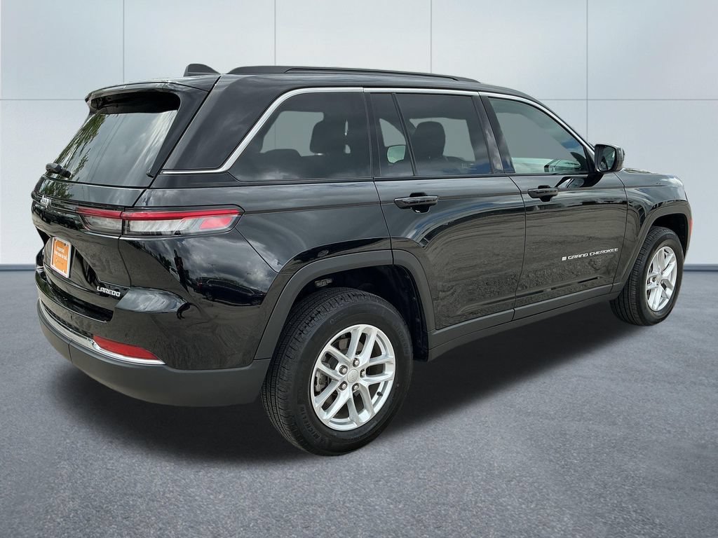 Certified 2025 Jeep Grand Cherokee Laredo X w/ Luxury Tech Group I AWD/4WD image 6