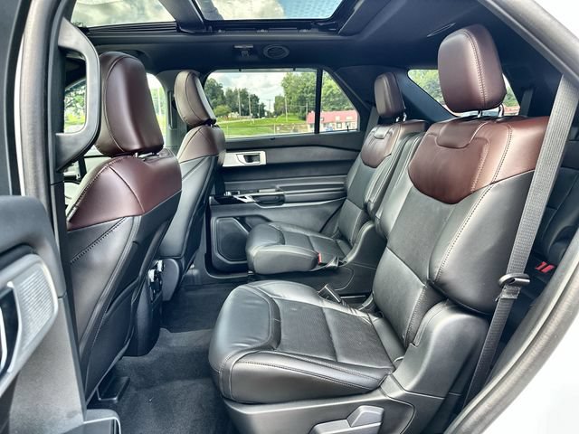 Used 2024 Ford Explorer Platinum w/ Technology Package AWD/4WD image 27