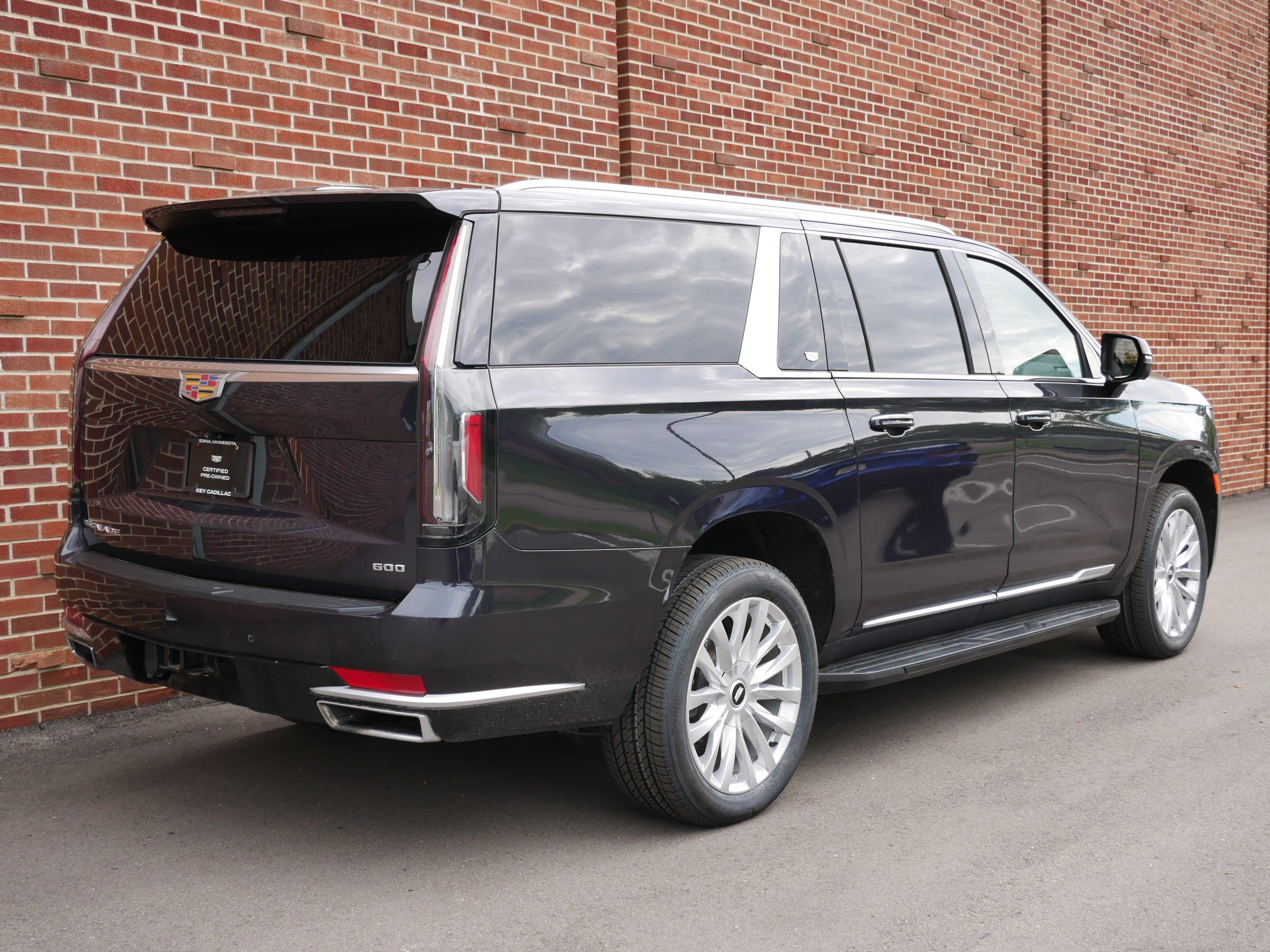 Certified 2024 Cadillac Escalade ESV Luxury AWD/4WD image 25