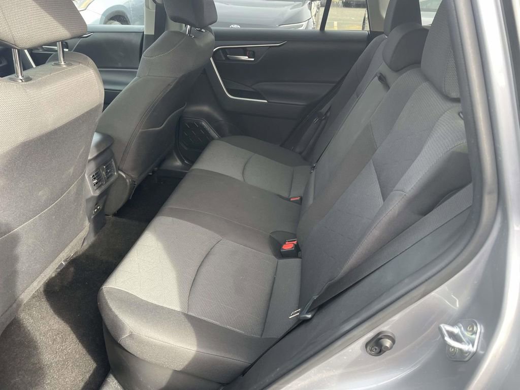 Used 2025 Toyota RAV4 XLE image 22
