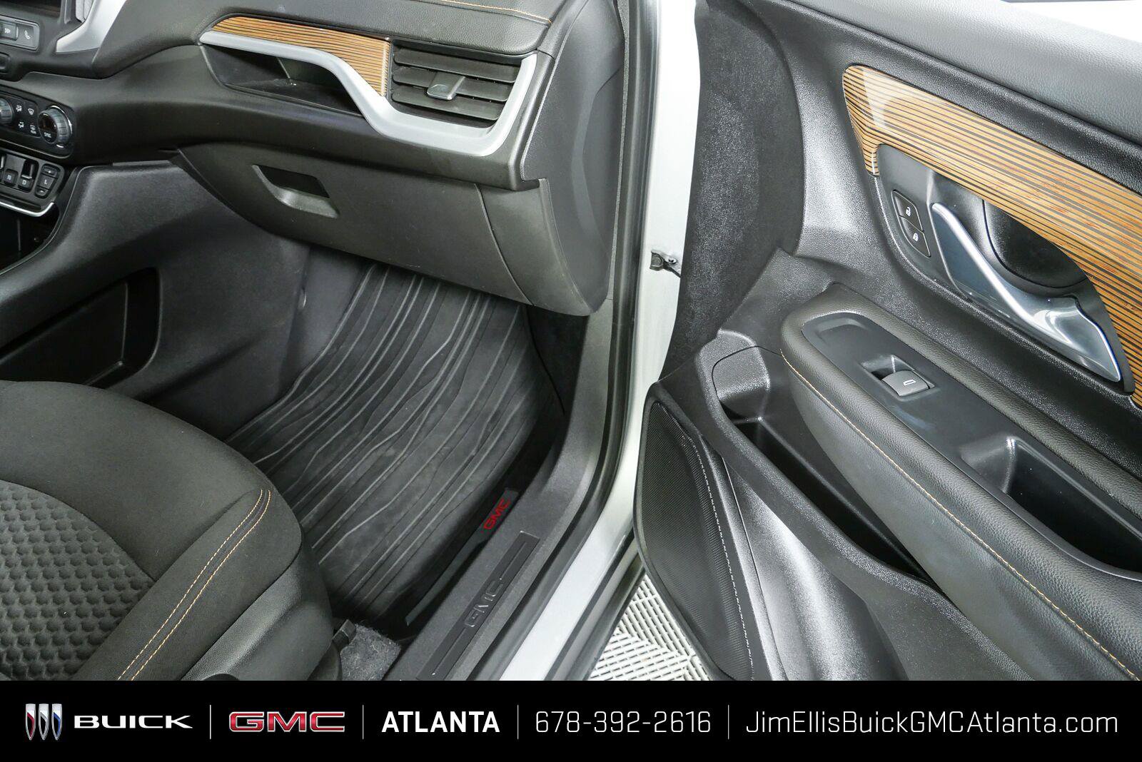 Used 2020 GMC Terrain SLE w/ Driver Convenience Package FWD image 22