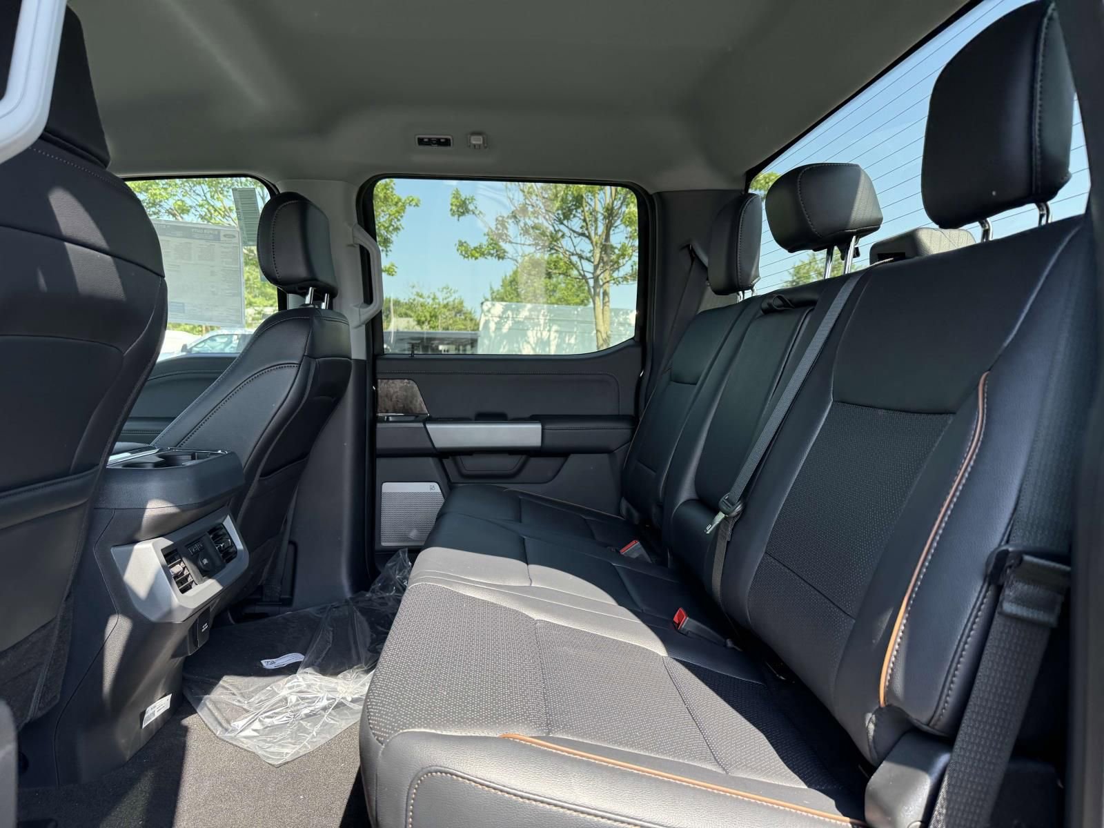 New 2025 Ford F350 Lariat w/ Black Appearance Package image 10