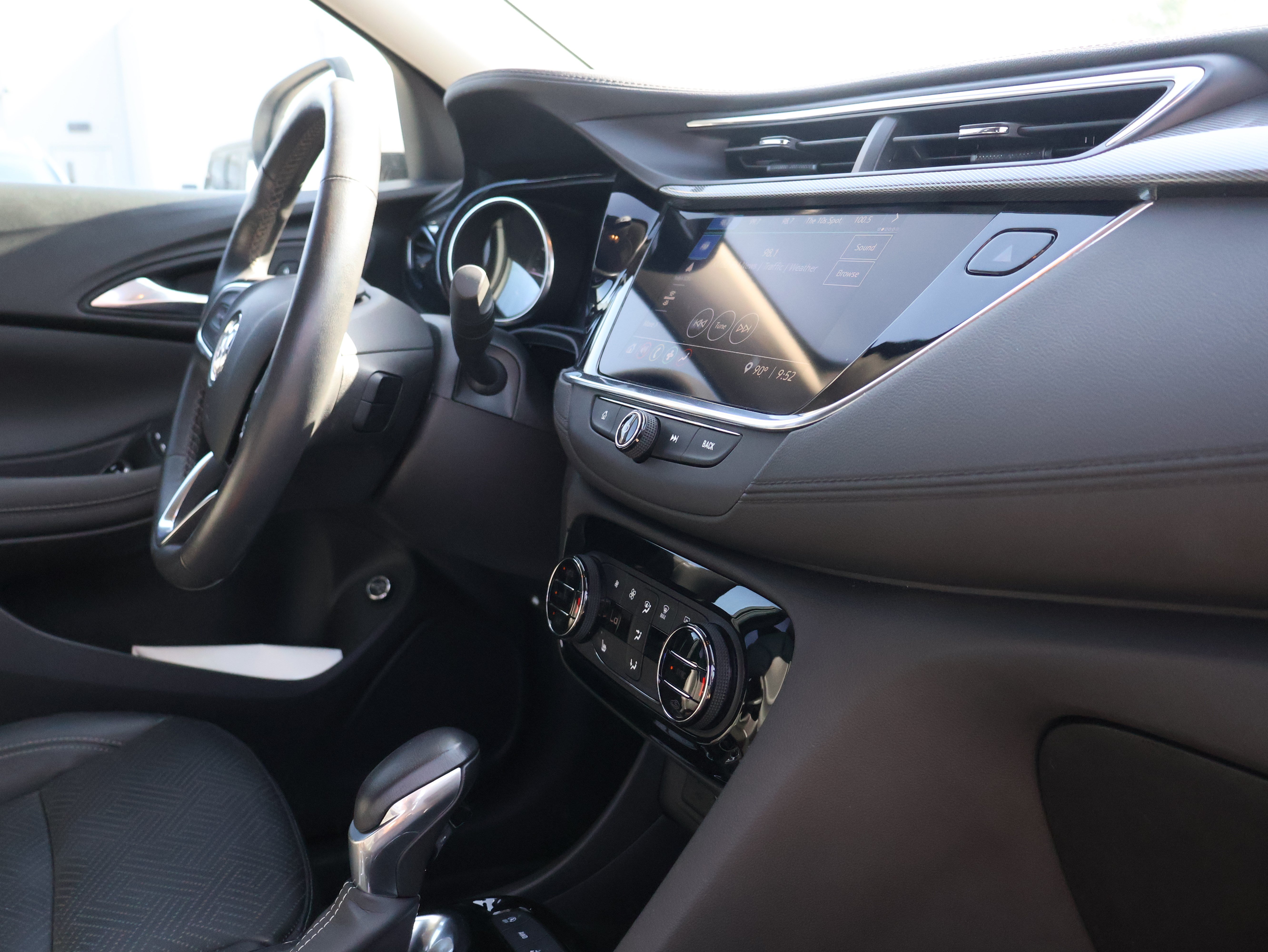 Used 2023 Buick Encore GX Essence w/ Experience Buick Package AWD/4WD image 11