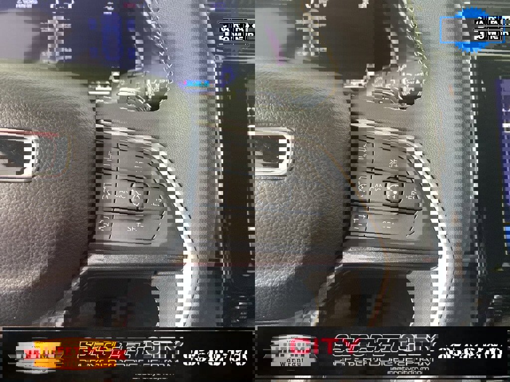 Used 2023 Jeep Grand Cherokee Laredo image 16