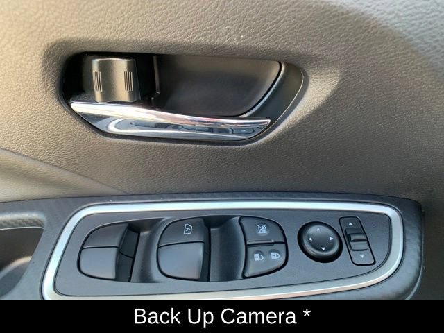 Certified 2025 Nissan Versa SR w/ Trunk Package FWD image 16