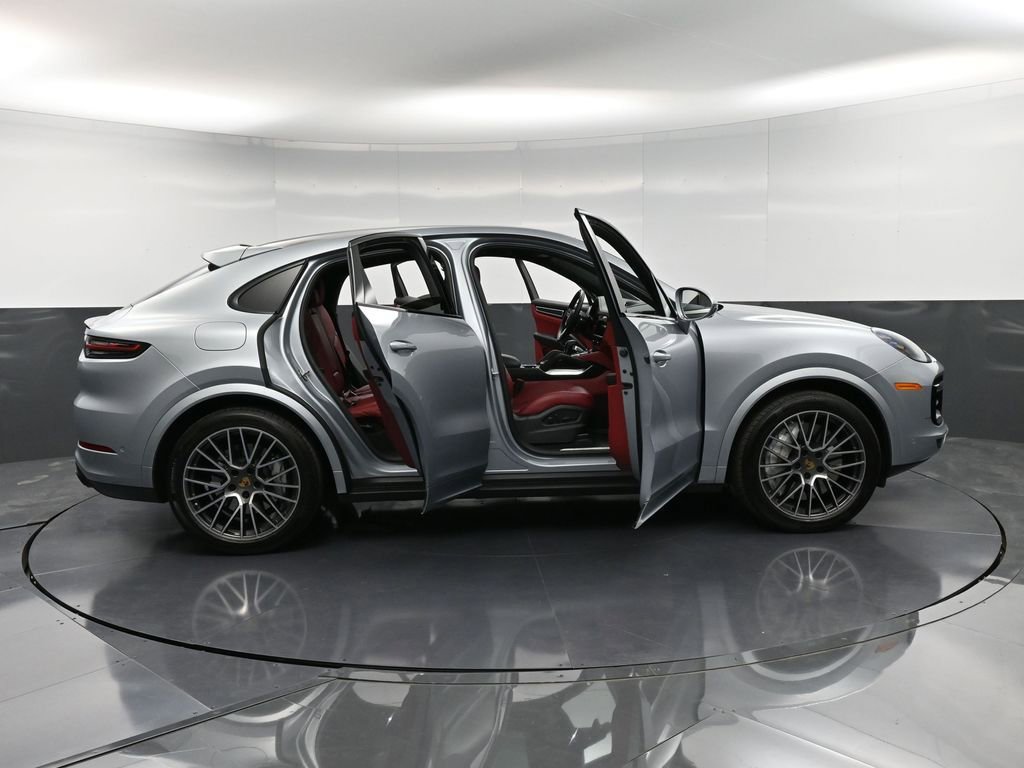 Certified 2022 Porsche Cayenne Turbo AWD/4WD image 37