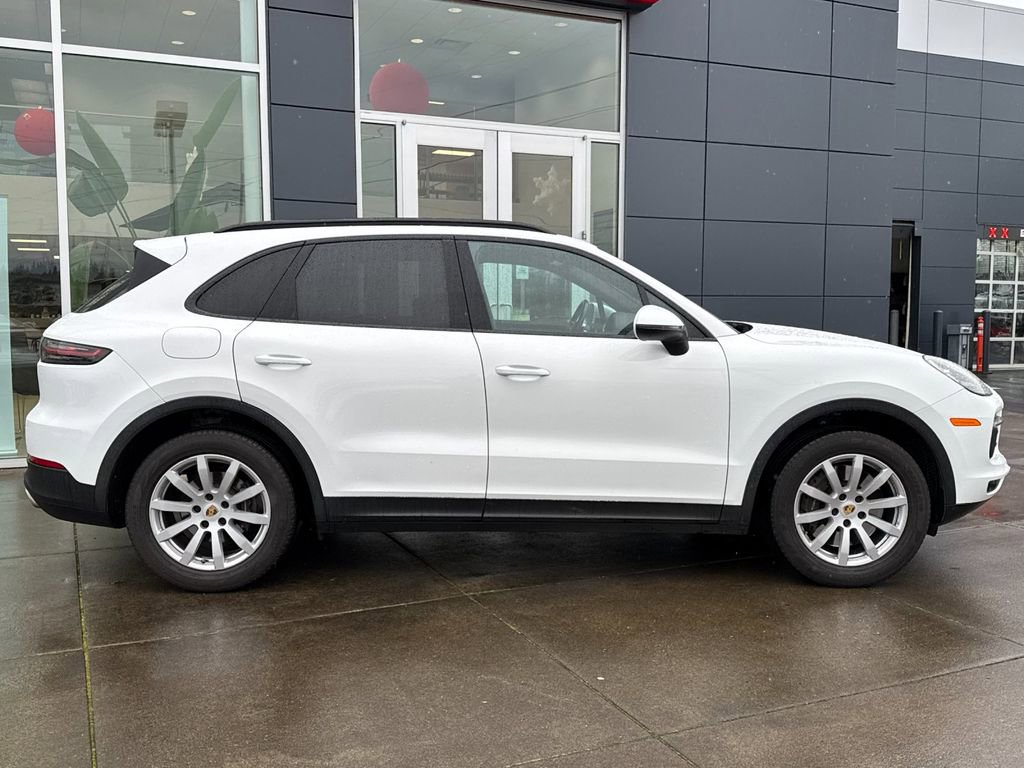 Used 2021 Porsche Cayenne AWD/4WD image 2