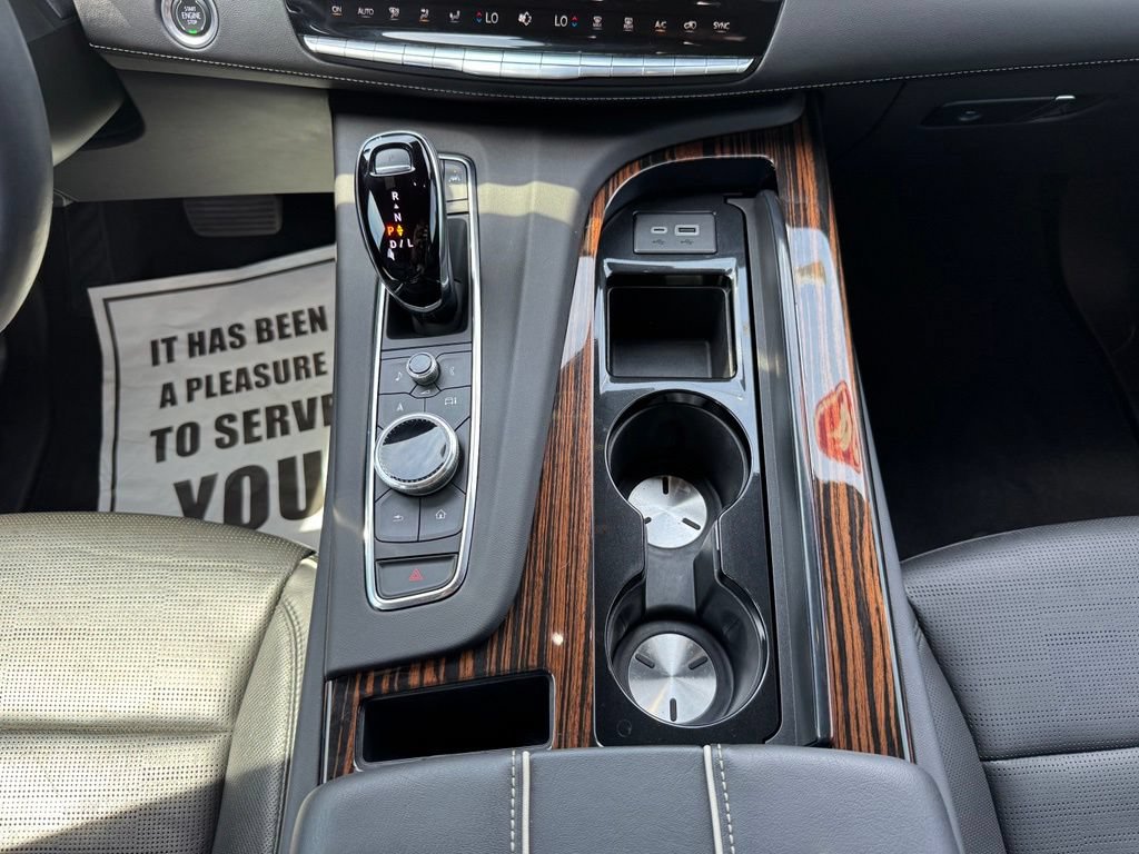 Certified 2024 Cadillac Escalade Premium Luxury w/ Performance Package AWD/4WD image 32