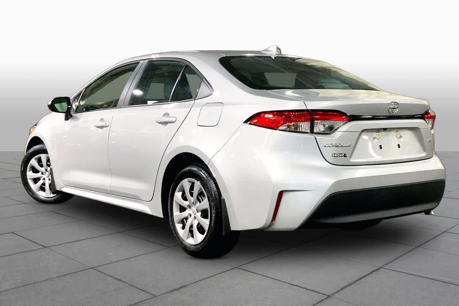 Used 2026 Toyota Corolla LE FWD image 12