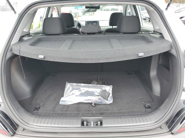 Used 2023 Hyundai Kona SE w/ Cargo Package AWD/4WD image 9