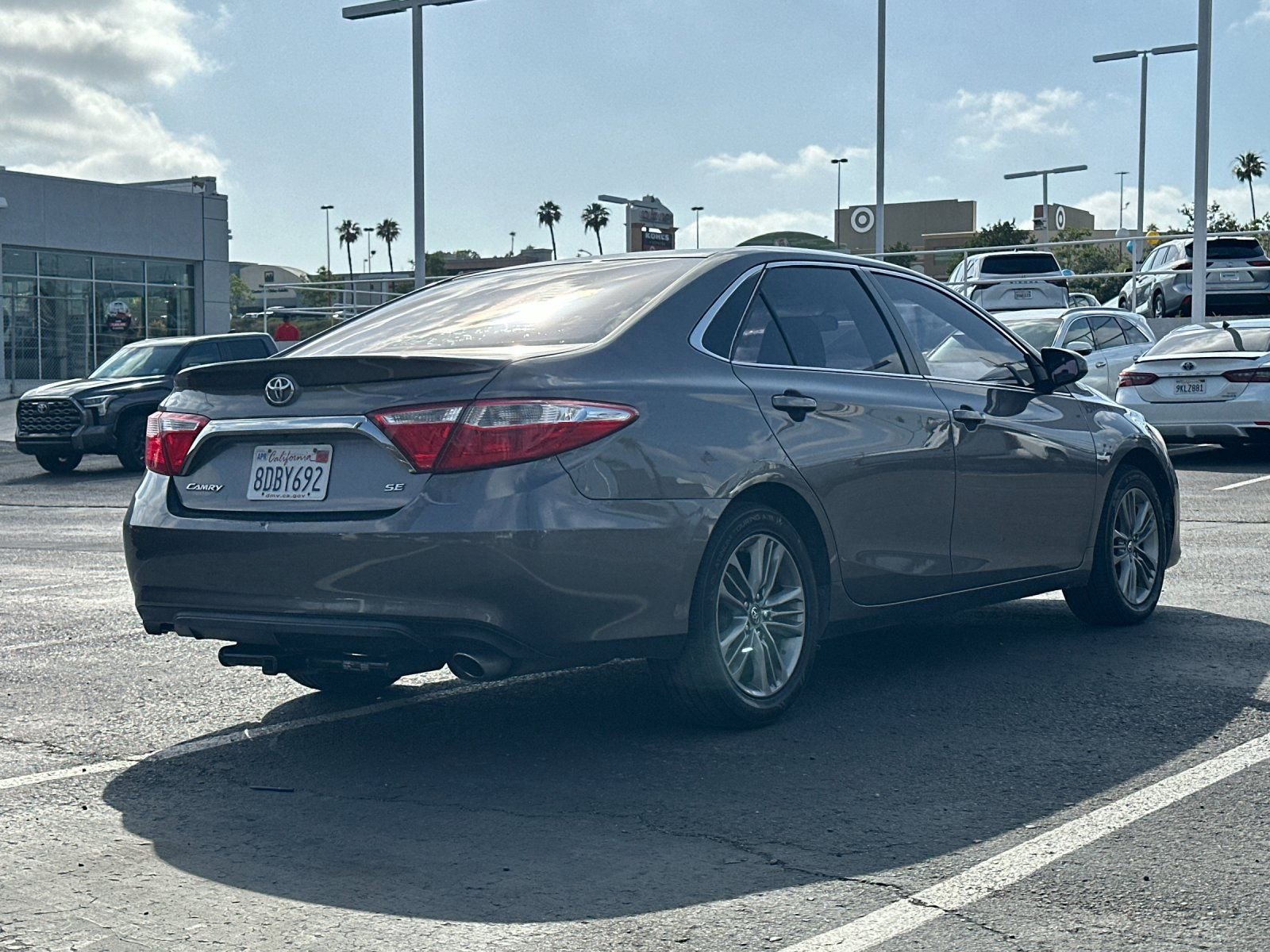 Used 2017 Toyota Camry SE FWD image 3