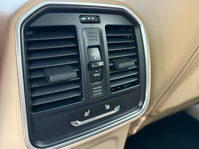 Used 2023 Porsche Macan Turbo image 20