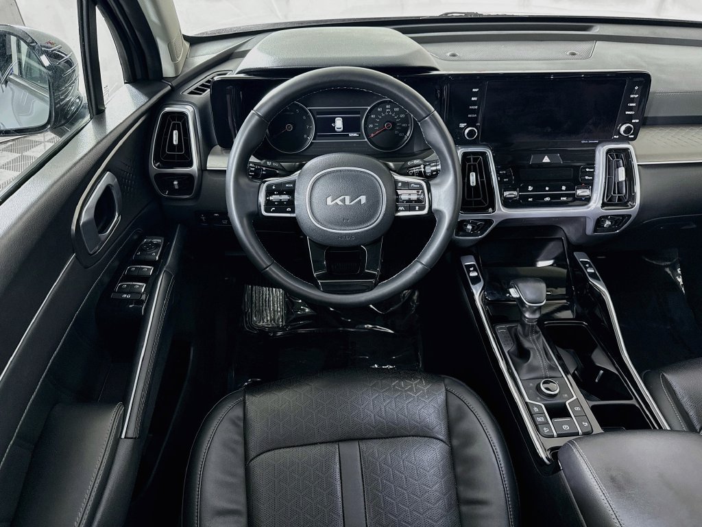Used 2022 Kia Sorento SX AWD/4WD image 3