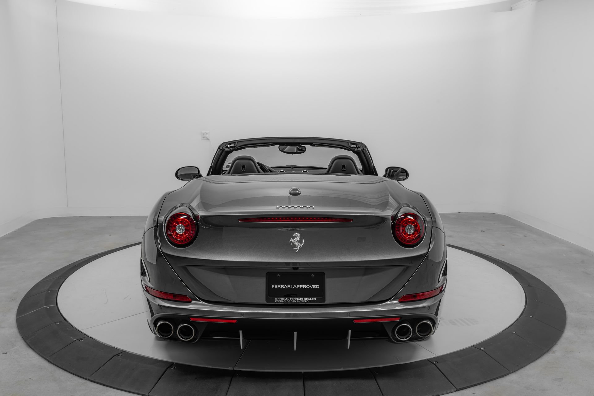 Certified 2016 Ferrari California T RWD image 11