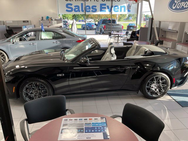 Used 2026 Ford Mustang GT Premium w/ GT Performance Package RWD image 5