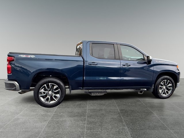 Used 2023 Chevrolet Silverado 1500 LT AWD/4WD image 5