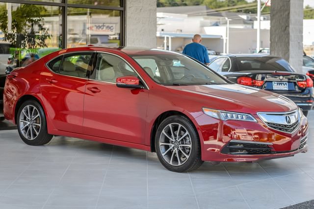 Used 2017 Acura TLX w/ Technology Package FWD image 4