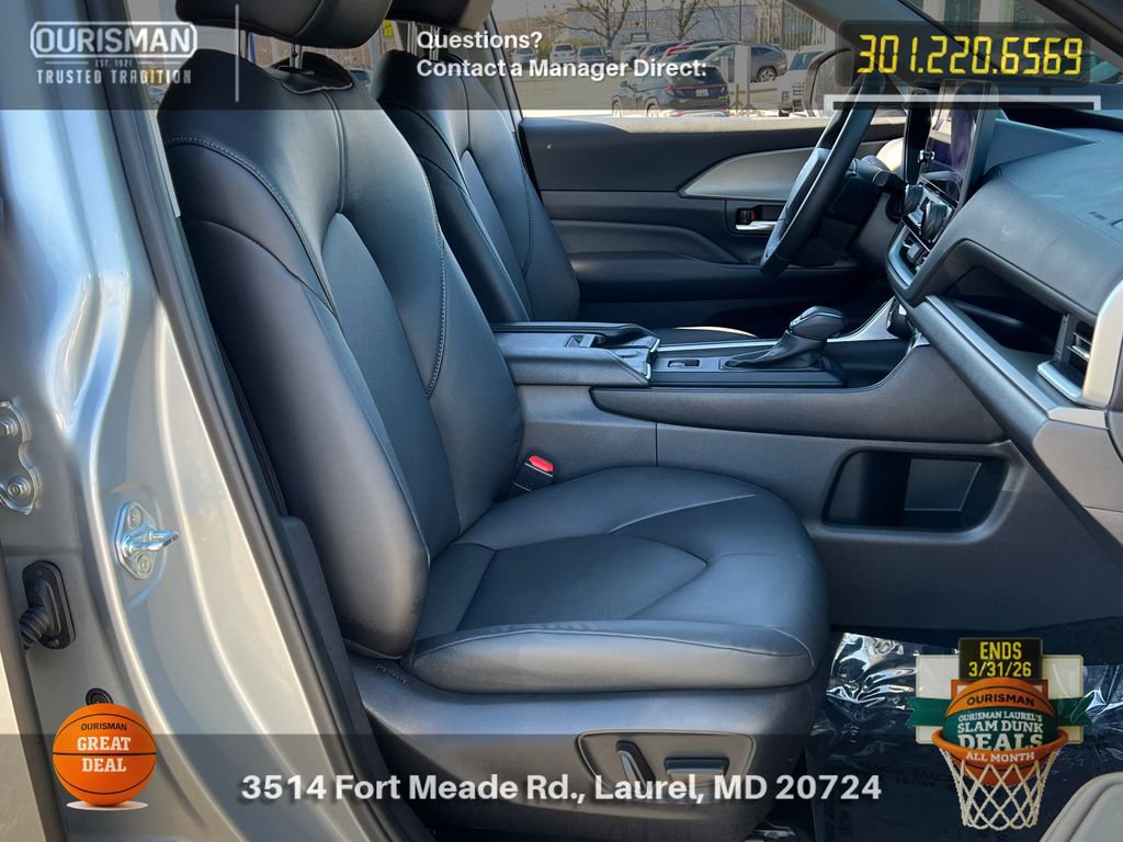 Used 2025 Toyota Grand Highlander AWD image 22