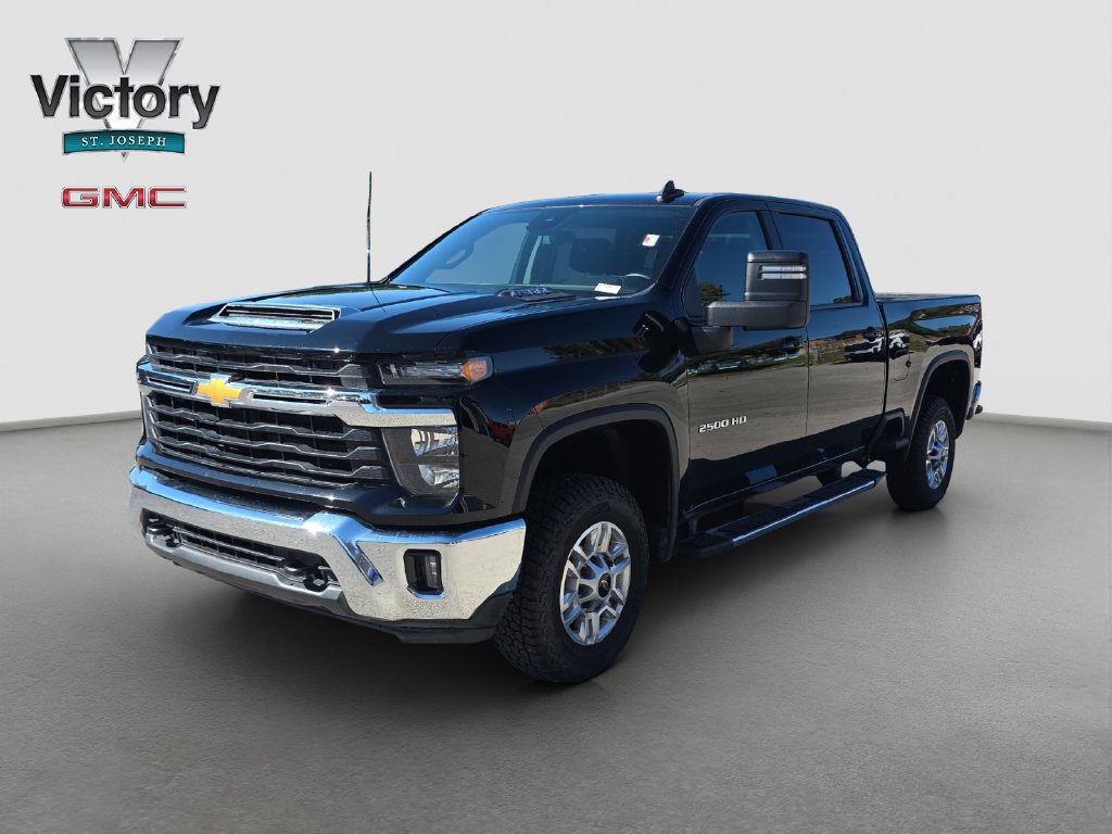 Used 2025 Chevrolet Silverado 2500 LT w/ Convenience Package AWD/4WD image 3
