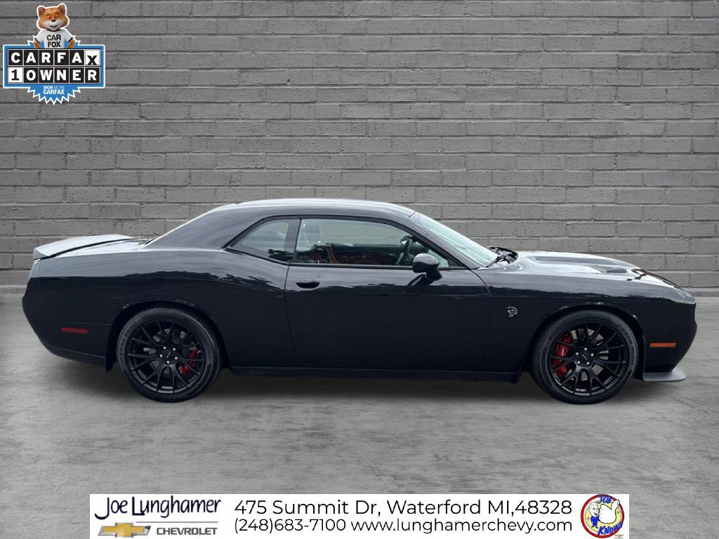Used 2015 Dodge Challenger SRT Hellcat RWD image 2