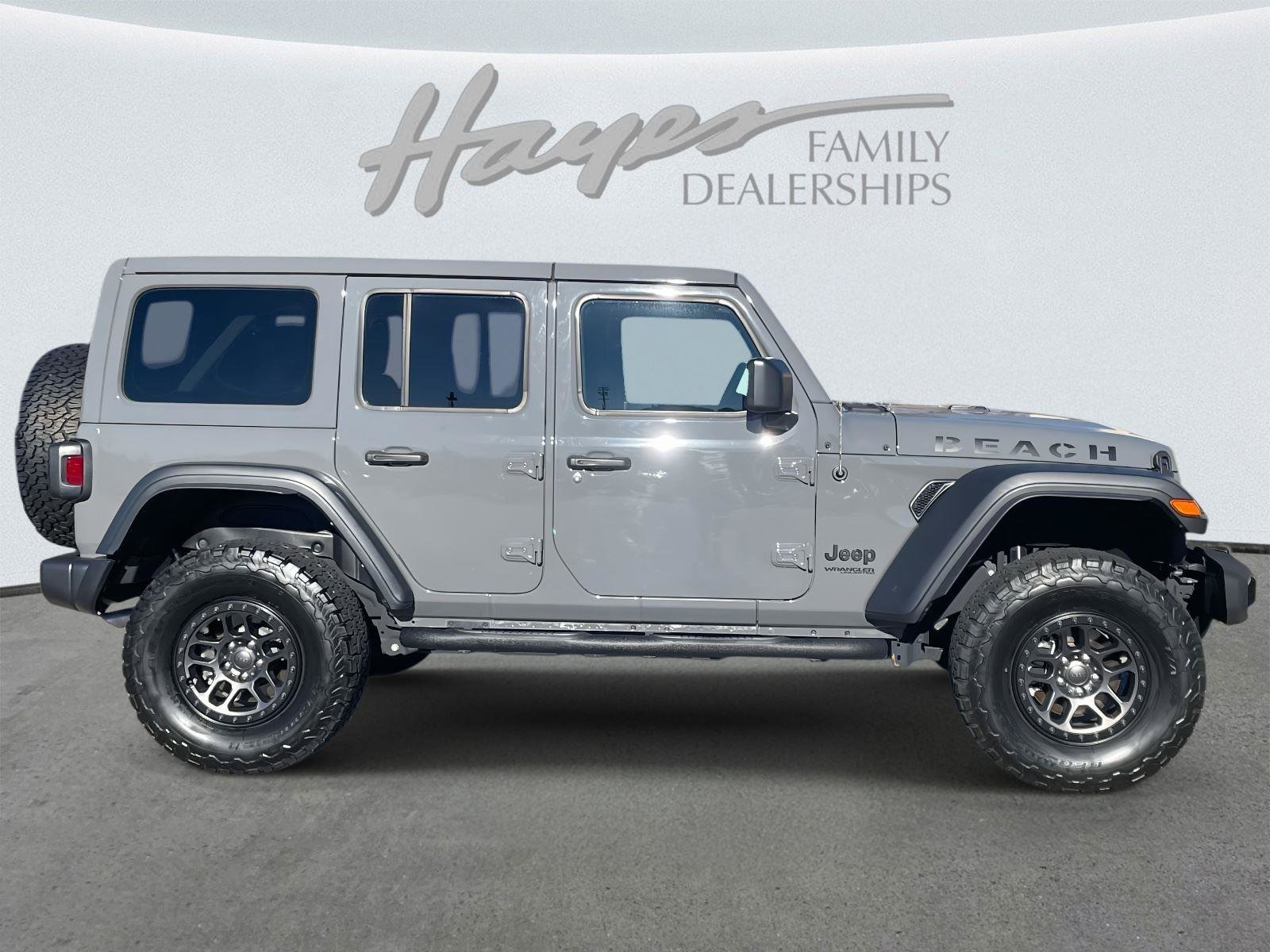 Used 2022 Jeep Wrangler Unlimited Sport w/ Xtreme Recon 35" Tire Package image 35