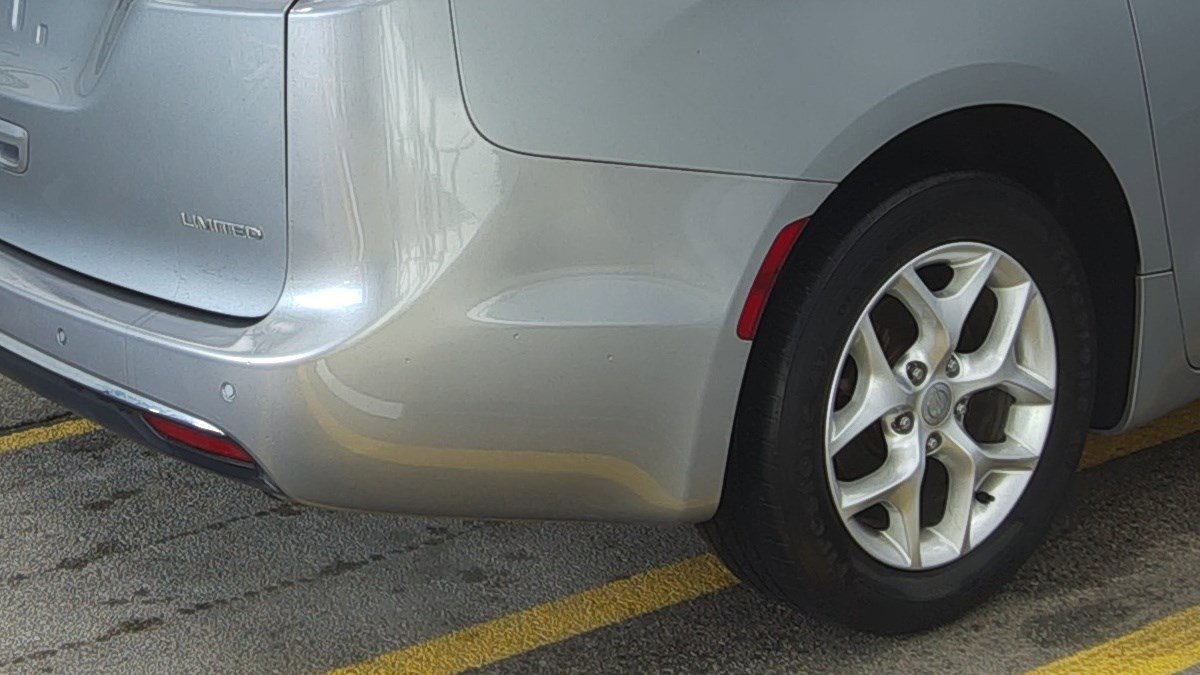 Used 2020 Chrysler Pacifica Limited image 9