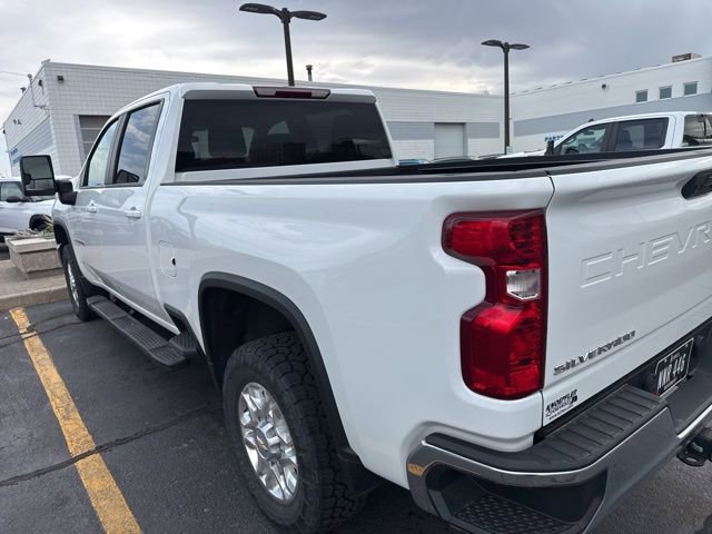 Used 2024 Chevrolet Silverado 2500 LT AWD/4WD image 5