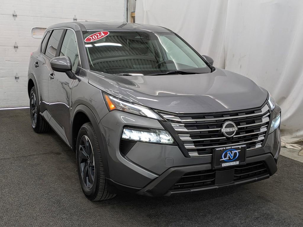 Used 2024 Nissan Rogue SV image 19