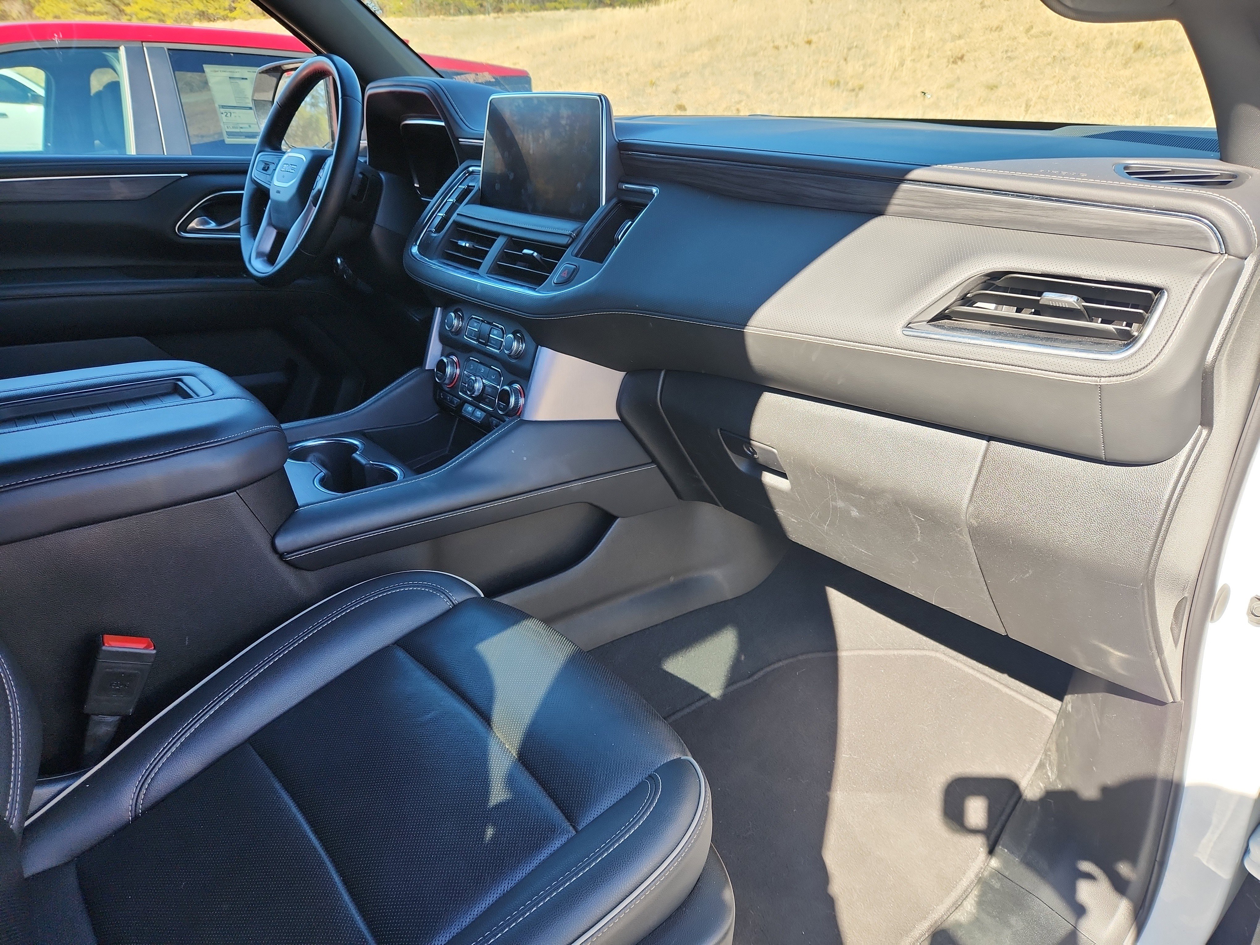 Used 2024 GMC Yukon SLT image 27