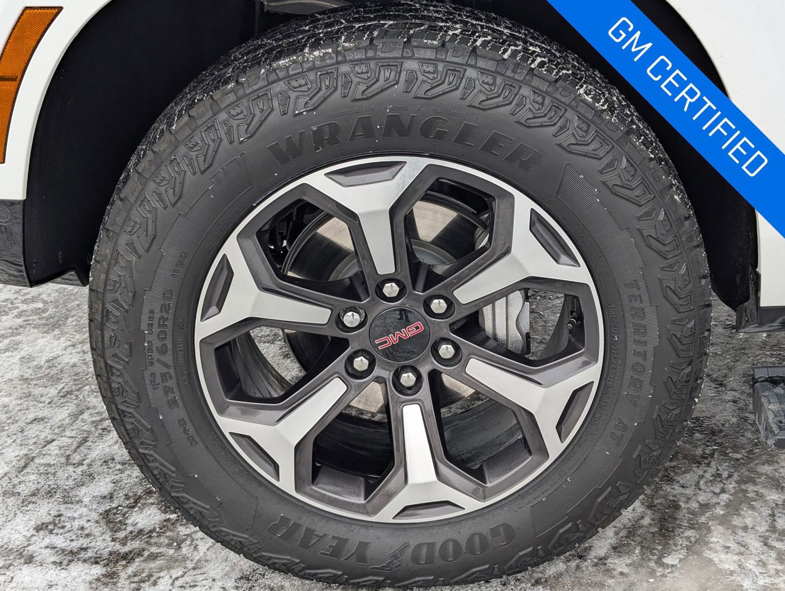 Used 2025 GMC Yukon AT4 Ultimate w/ LPO, Floor Liner Package image 51