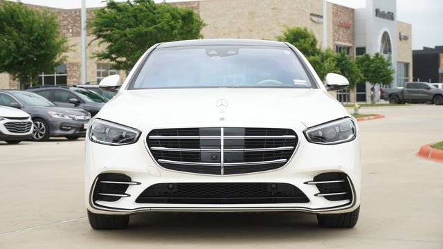 Used 2022 Mercedes-Benz S 580 4MATIC Sedan image 2