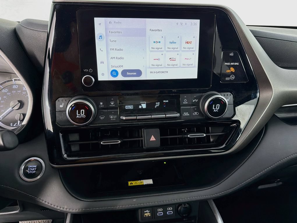 Used 2023 Toyota Highlander XLE FWD image 19