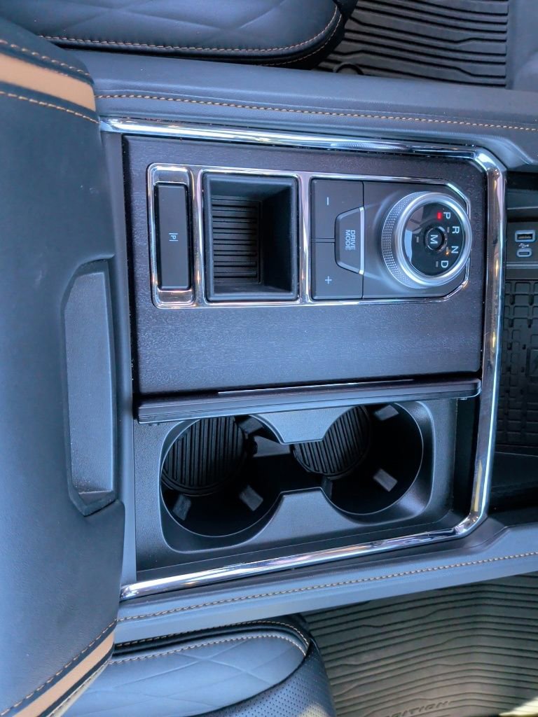 Used 2024 Ford Expedition Platinum image 34