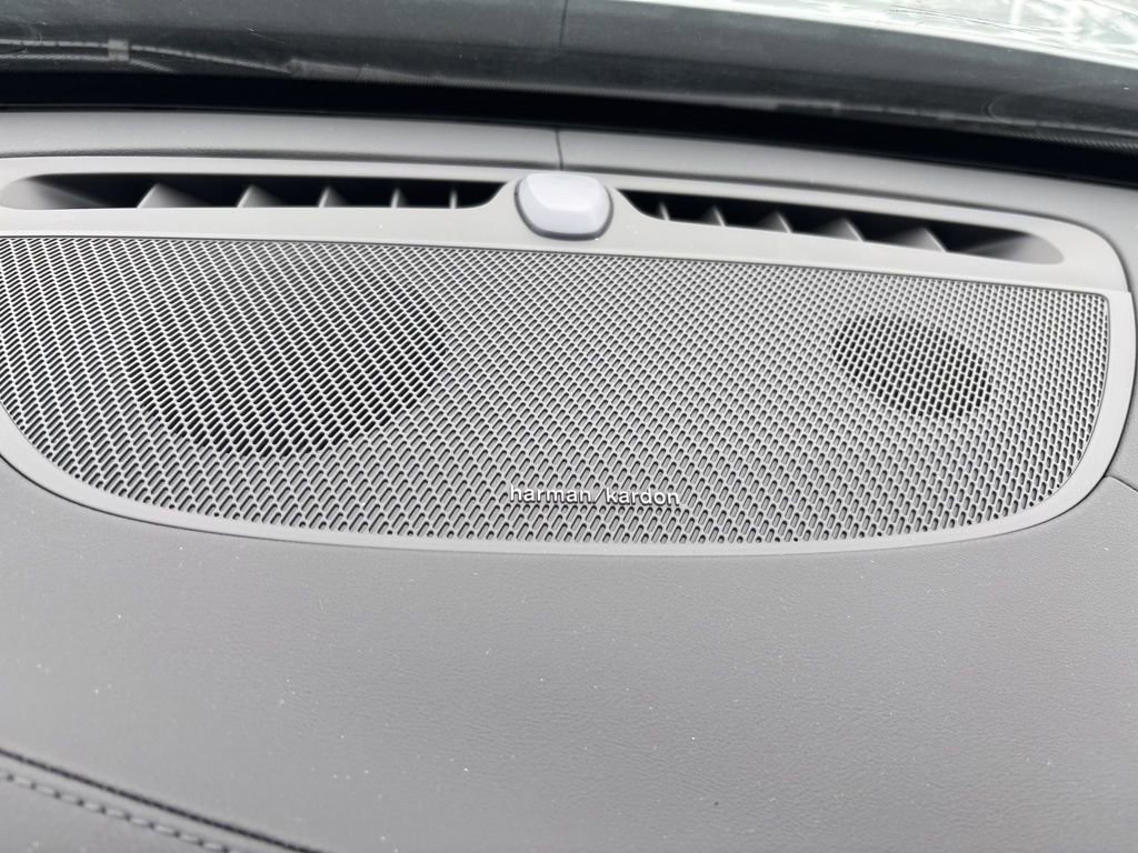 New 2026 Volvo XC90 B6 Plus w/ Protection Package Premier image 31