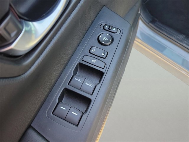 Used 2025 Honda CR-V EX image 13