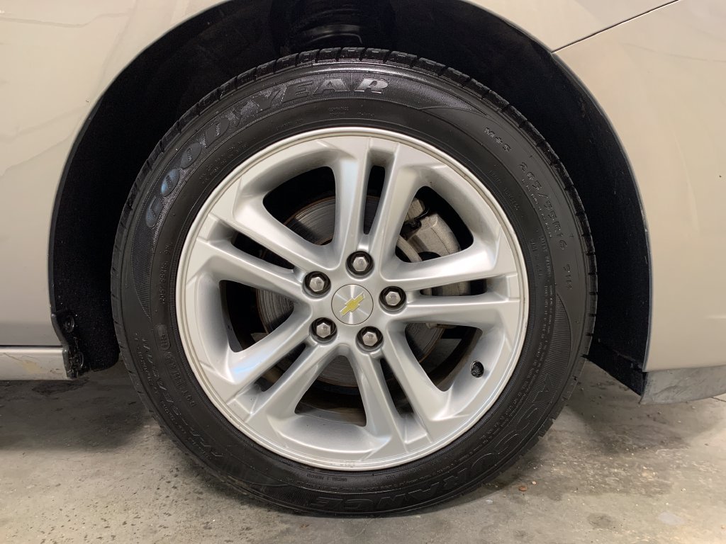 Used 2018 Chevrolet Cruze LT FWD image 12