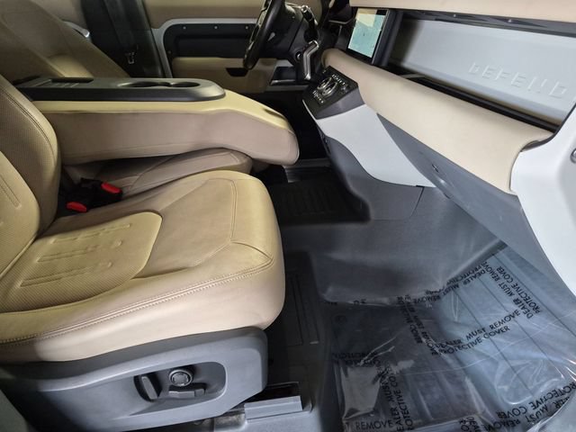 Used 2022 Land Rover Defender 110 SE AWD/4WD image 21