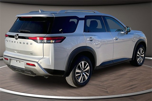 Certified 2025 Nissan Pathfinder SL image 2