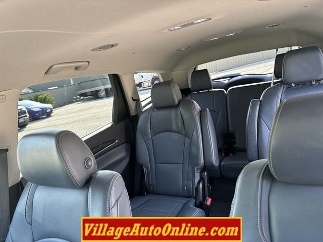 Used 2019 Buick Enclave Essence AWD/4WD image 33