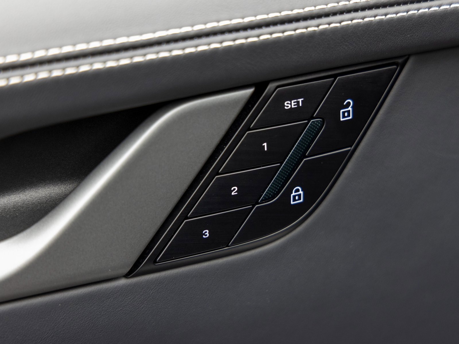 Certified 2025 Porsche 911 Carrera image 22