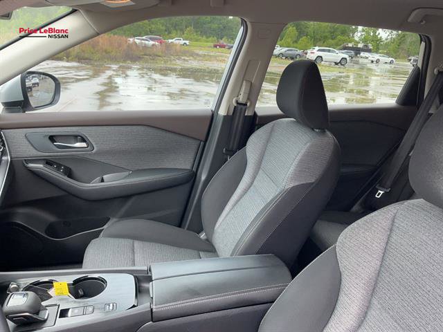 Used 2022 Nissan Rogue SV FWD image 29