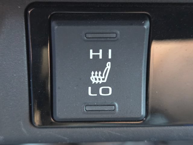 Used 2020 Toyota RAV4 XLE w/ Convenience Package AWD/4WD image 16
