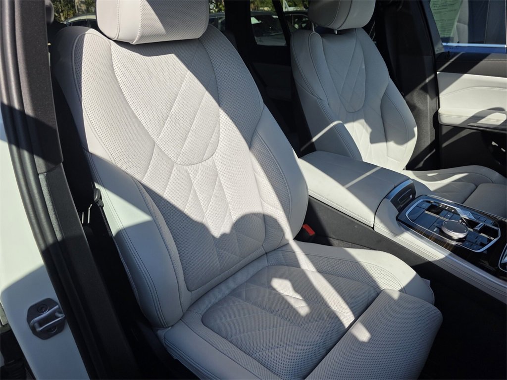 Certified 2025 BMW X5 sDrive40i w/ Premium Package image 32